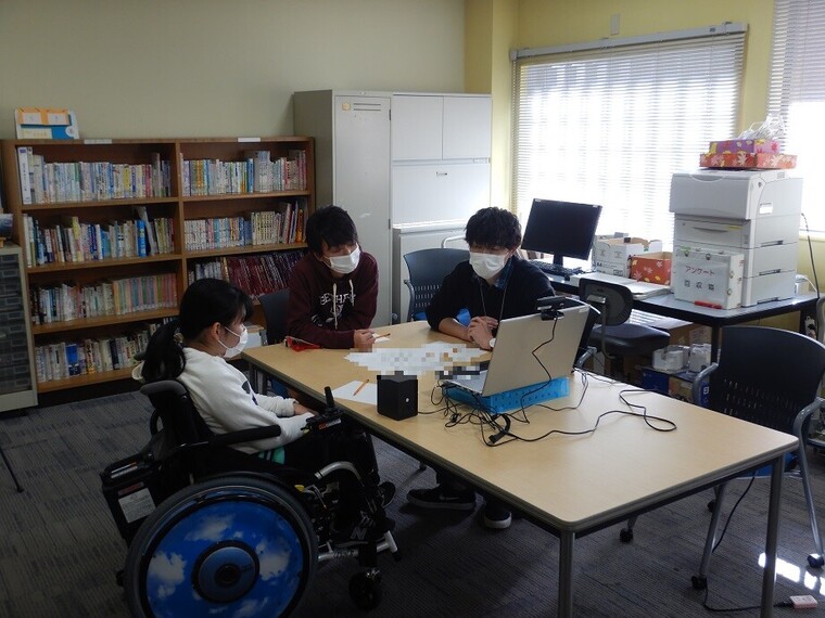オンラインサロン初回の様子。うまく交流できるか緊張のなかスタート。