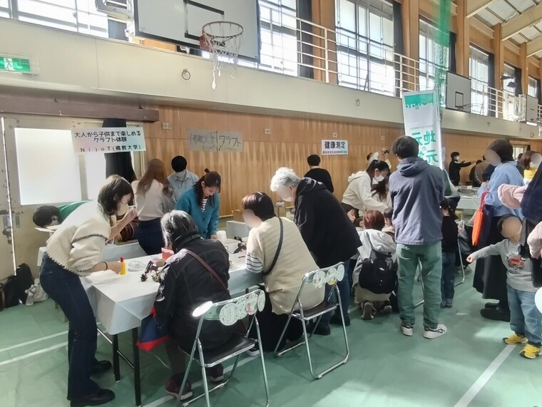 大盛況の工作ブース