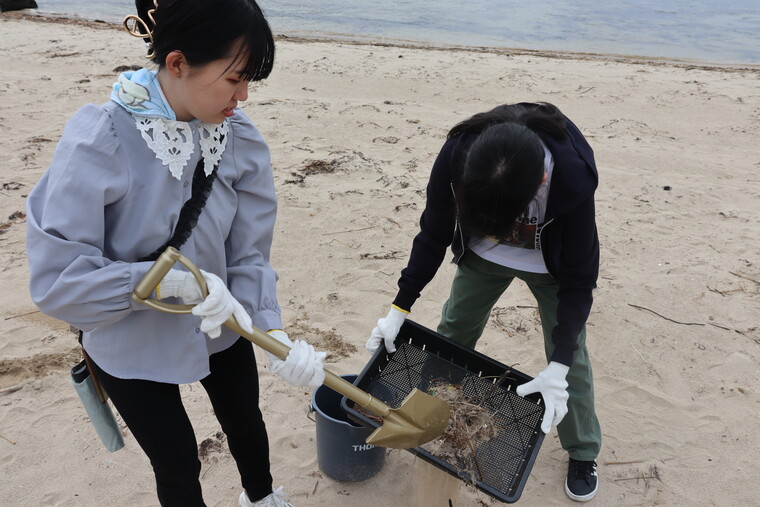 道具も駆使しながら取り組みます