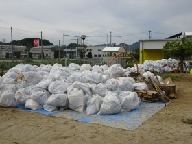 「平成30年7月豪雨災害」で被災された広島県三原市の本郷ひまわり保育所清掃のボランティアに佛教大学生が参加