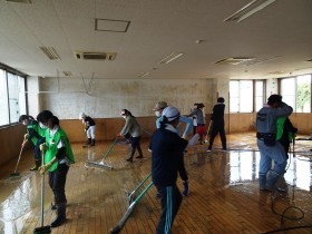 「平成30年7月豪雨災害」で被災された広島県三原市の本郷ひまわり保育所清掃のボランティアに佛教大学生が参加